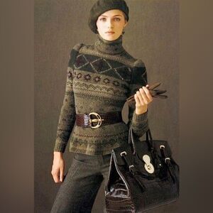 Vintage Fall 2006 Runway Collection Brown Alligator Brass Buckle Contour Belt